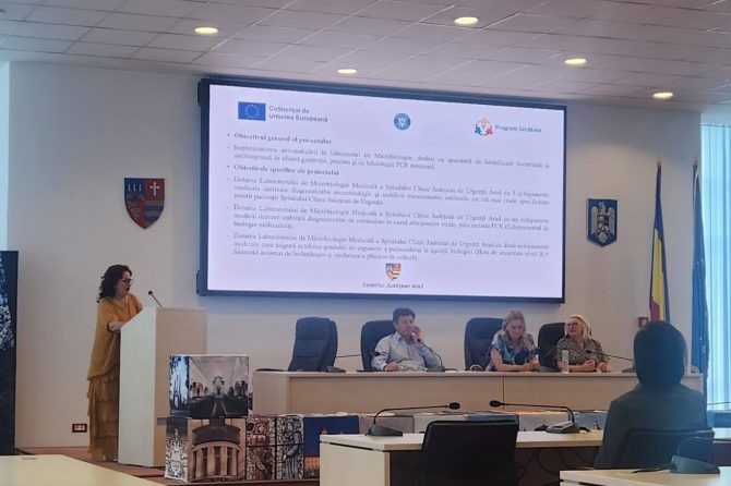 Opt echipamente de înaltă calitate achiziționate prin proiectul „Dotarea Laboratorului de Microbiologie Medicală din cadrul SCJU Arad”